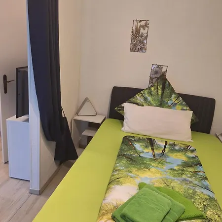 Pensión Pension&ferienhütten Zur Alten Werft Alsleben