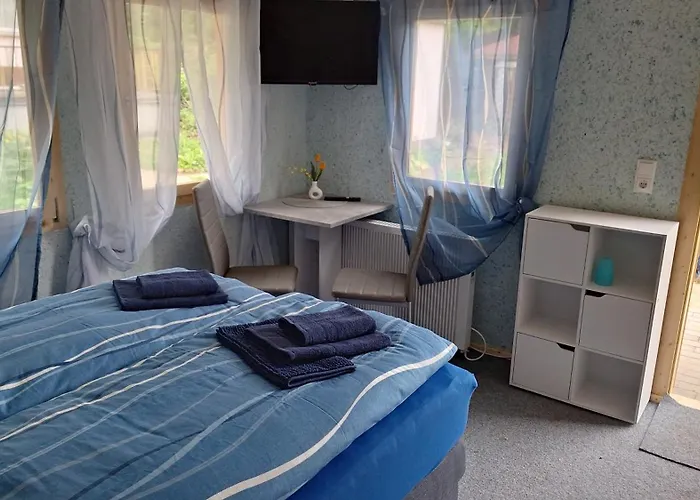 招待所 & Ferienhuetten Zur Alten Werft Alsleben